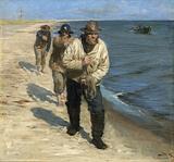 P.S. Krøyer. Tre på Skagens Sønderstrand begefter hverandre gaaende Fiskere trække langs bredden en Baad lidt ude i Vandet imod Strømmen, 1885