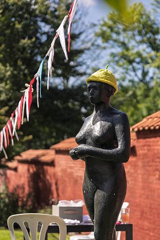 Skulpturerne i haven var også med til fest
