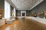Slottet og kunstskattene

